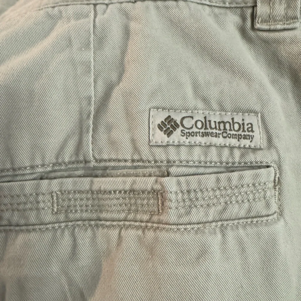 Columbia Size 34 Cargo Shorts - Picture 6 of 6